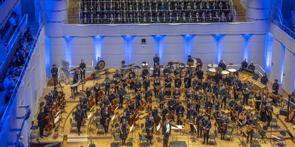 Dortmunder Universitätsorchester und Universitätschor Dortmund bei einem Konzert im Konzerthaus Dortmund
